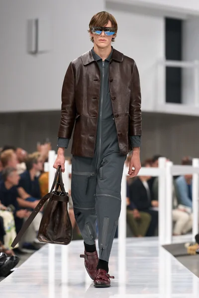 Look 38